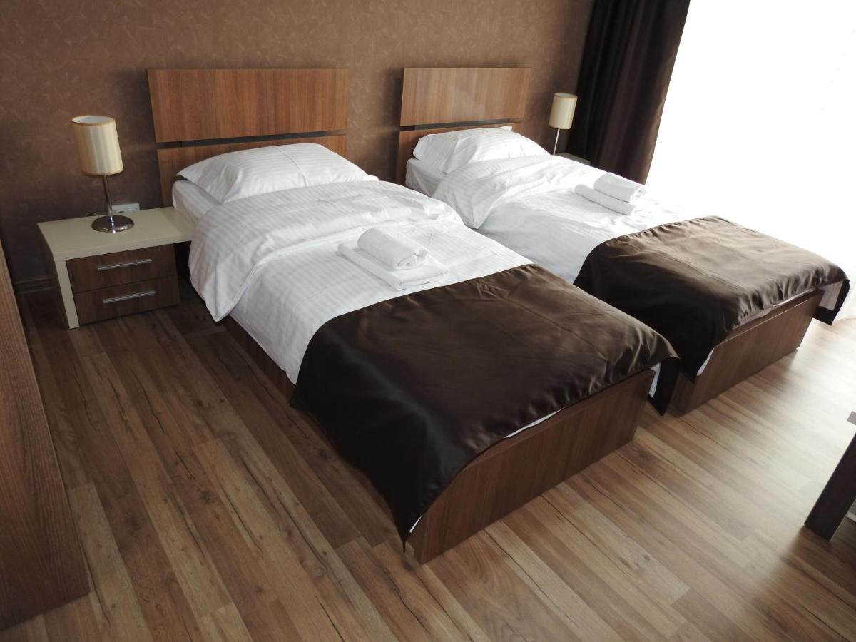Hb Brilliant Hotel Braşov Eksteriør billede