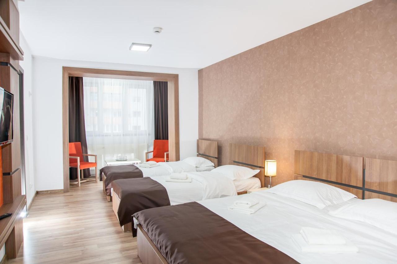 Hb Brilliant Hotel Braşov Eksteriør billede