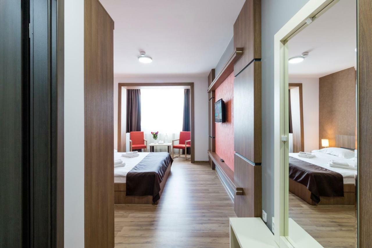 Hb Brilliant Hotel Braşov Eksteriør billede