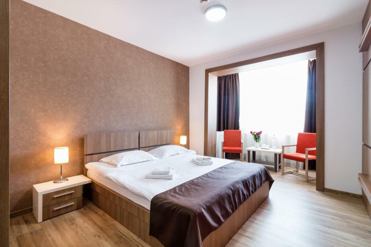 Hb Brilliant Hotel Braşov Eksteriør billede