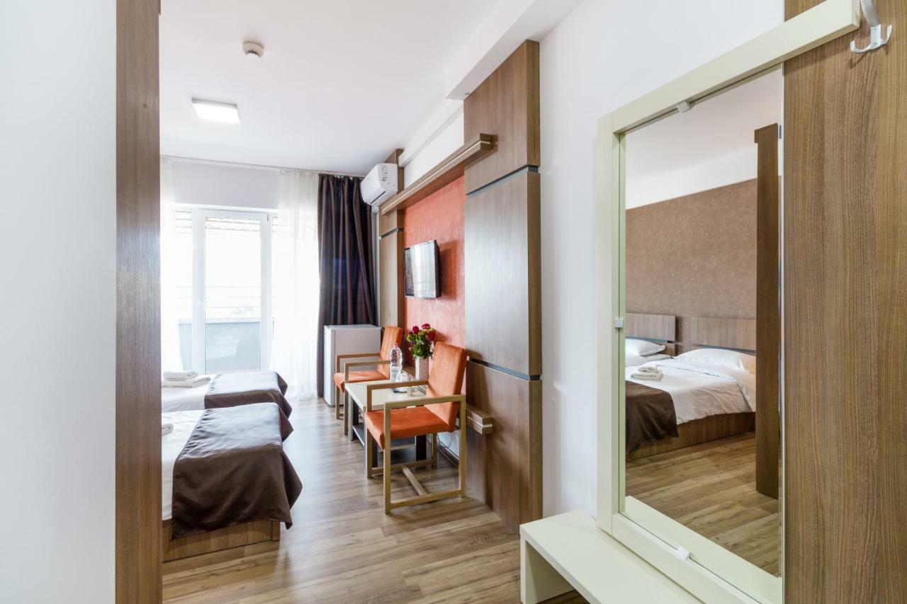 Hb Brilliant Hotel Braşov Eksteriør billede